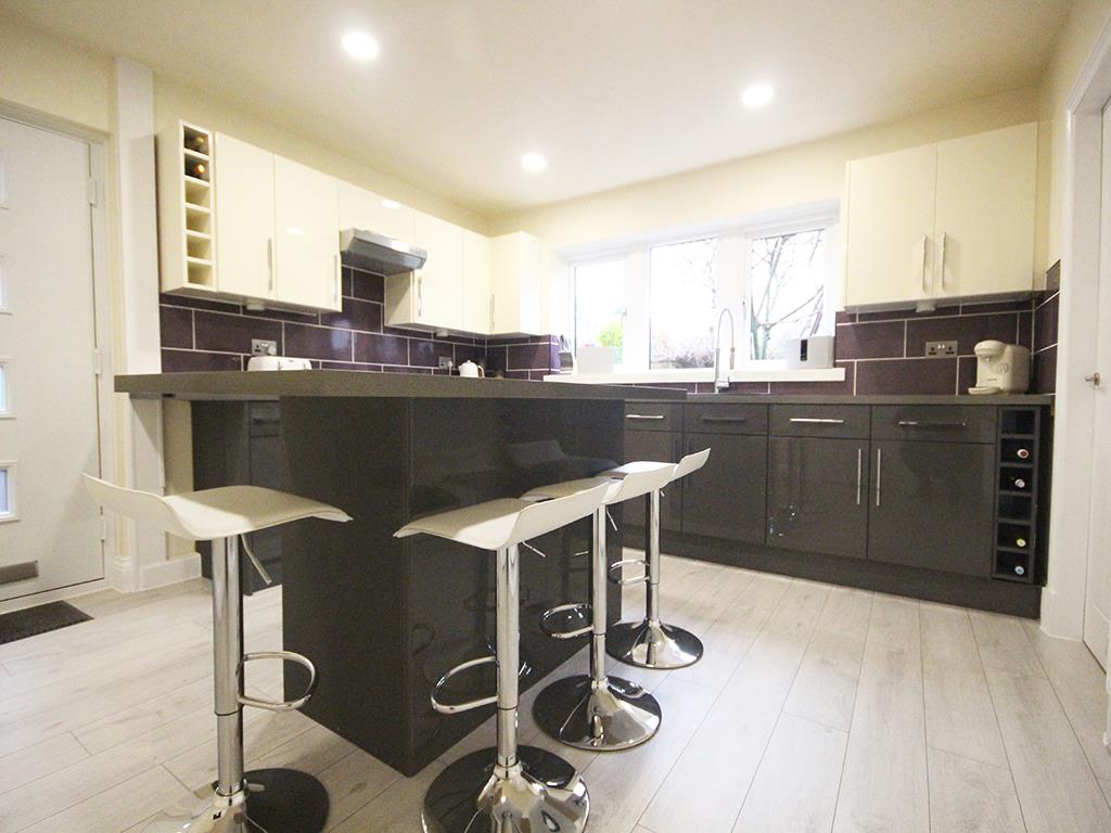 4 bedroom house For Sale in Fence, Burnley - IMG_1040.jpg